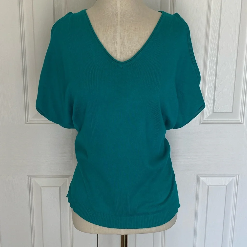 Real Cold Shoulder Top - Picture 2 of 5